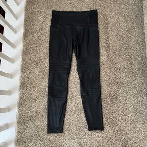 PRICE FIRM Athleta Inclination Black Moto 25” Tight With Pockets Size S